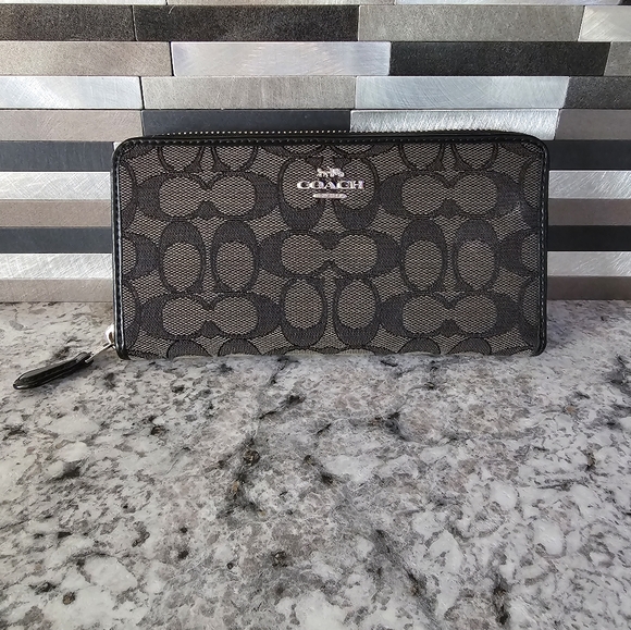 Coach Lexy shoulder bag & matching wallet - Picture 13 of 14